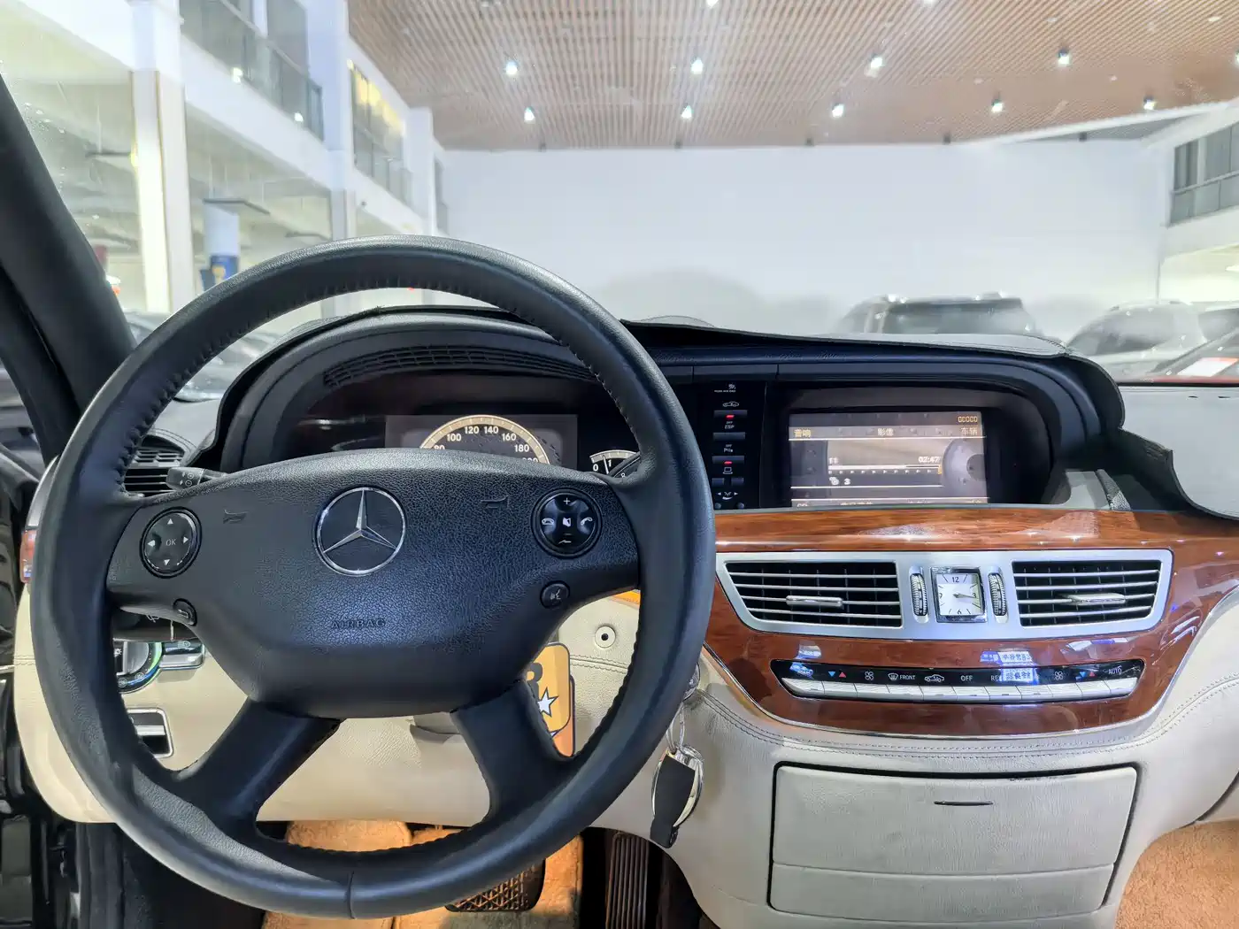 Mercedes-Benz S-Class фото 12