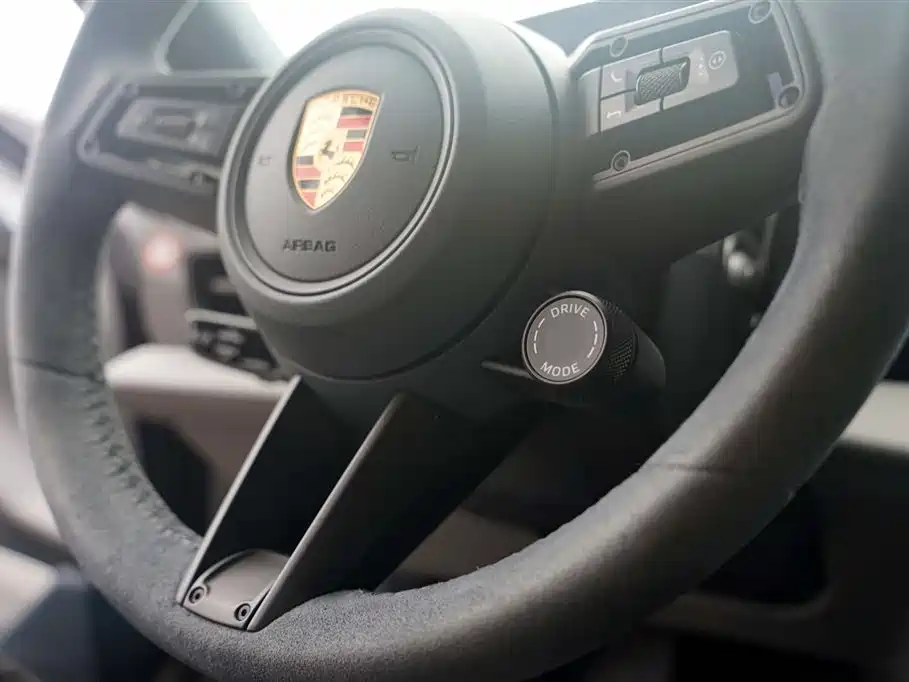 Porsche Taycan 2022 Taycan 4S Cross Turismo фото 19
