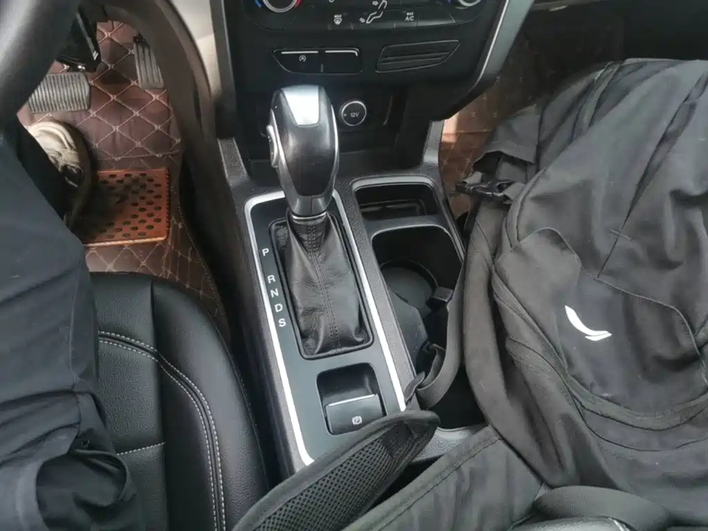 Фото 14 - Ford Kuga