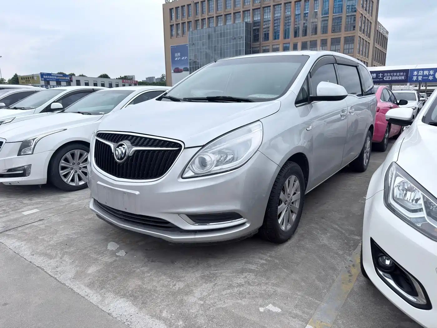 Buick GL8 2017 25S Comfort China V фото 2