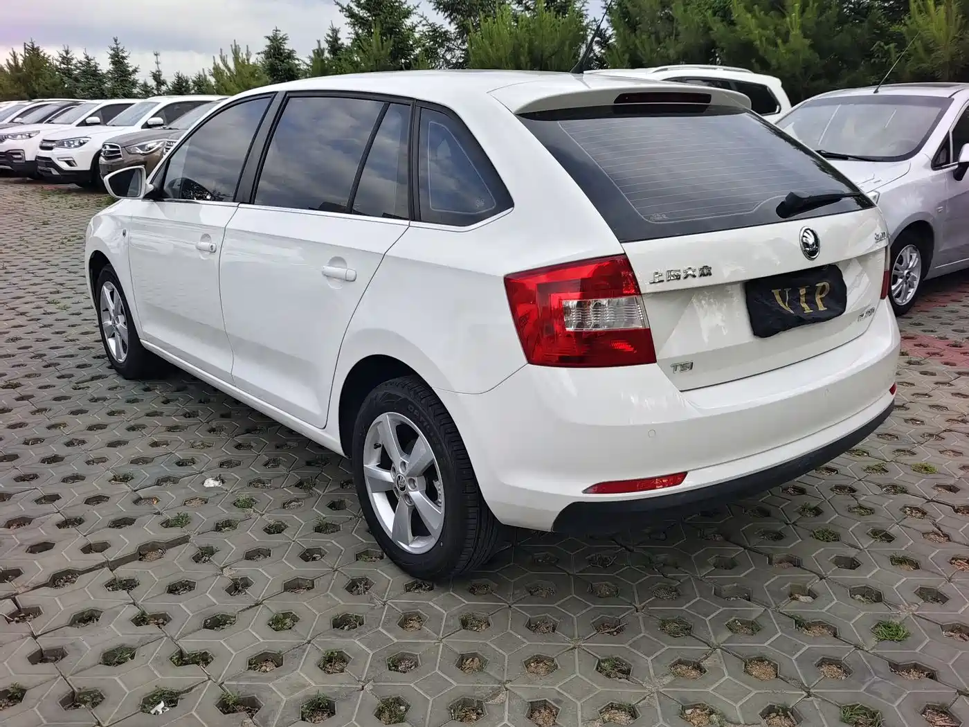Škoda Skoda Rapid Spaceback 2014 1.4TSI DSG Comfort Edition фото 7