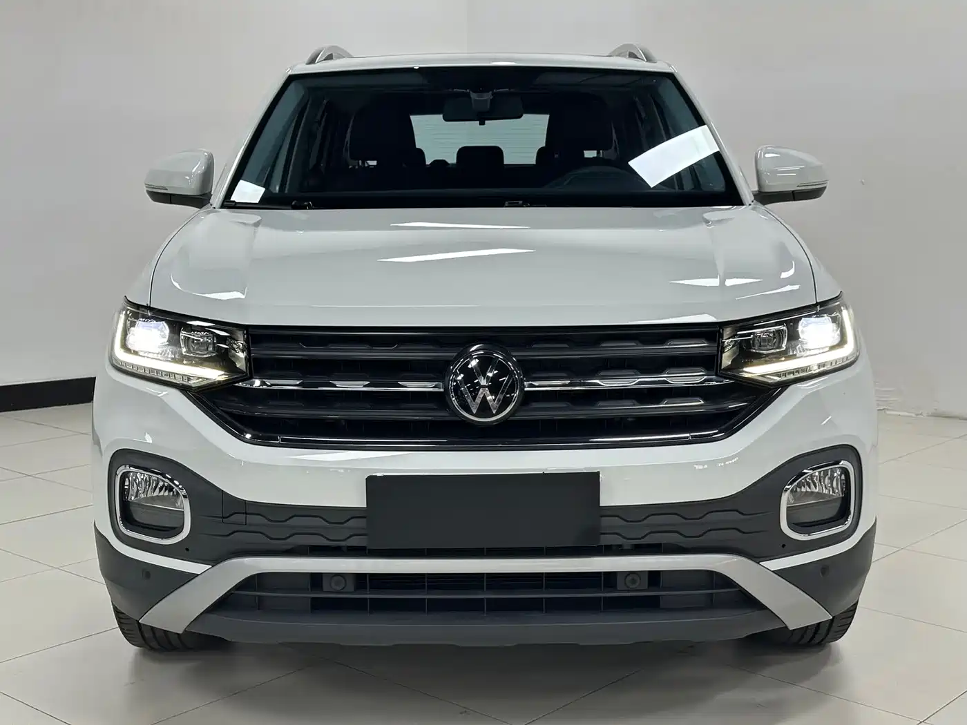 Volkswagen Tacqua 2023 2021 1.5L Automatic Smart Connect Edition