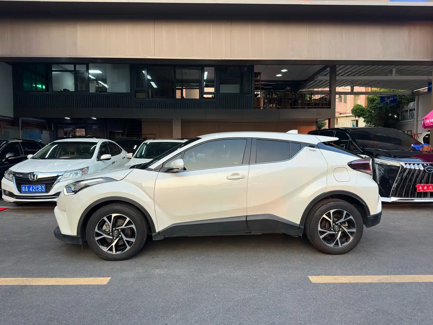 Toyota C-HR 2019 2018 2.0L Luxury Edition China V
