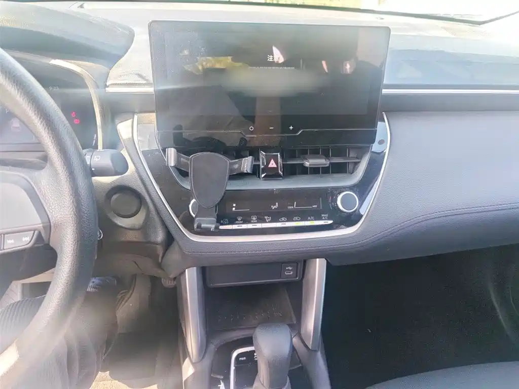 Toyota Frontlander 2023 2.0L CVT Elite Edition фото 6