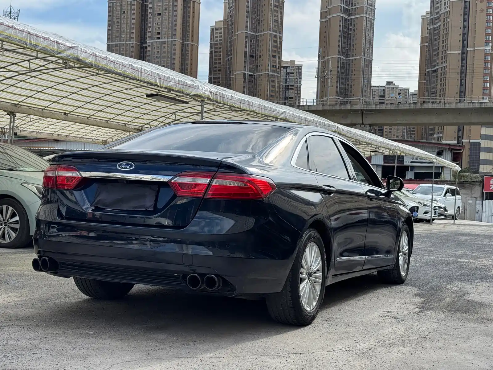 Фото 5 - Ford Taurus