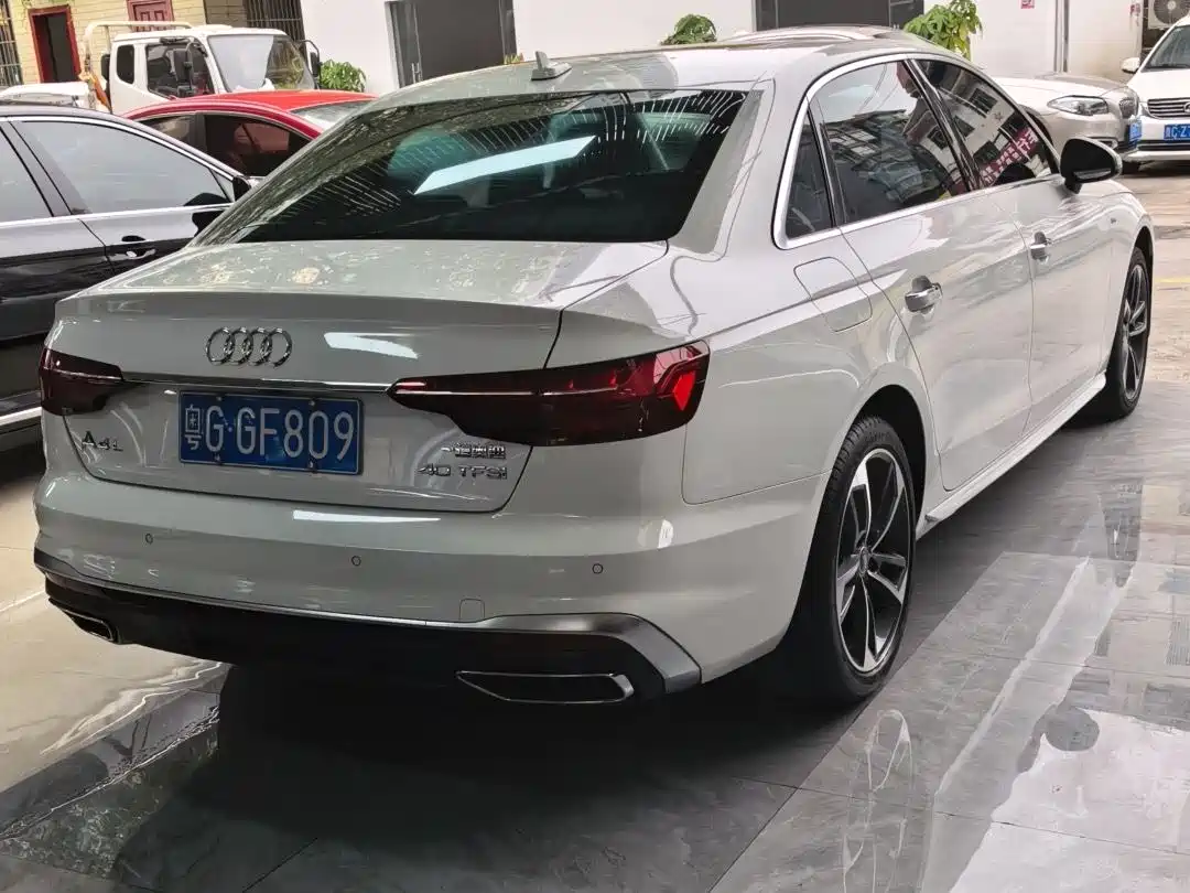 Audi A4L 2022 40 TFSI Luxury Elegance фото 6