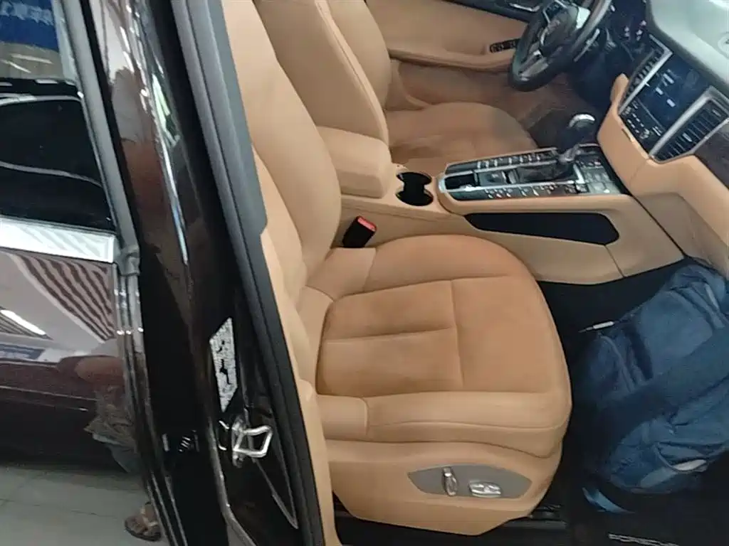 Porsche Macan 2017 Macan 2.0T фото 25
