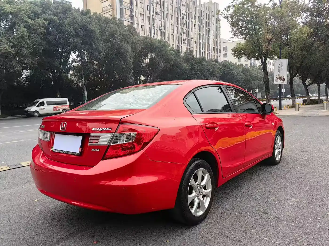 Фото 9 - Honda Civic