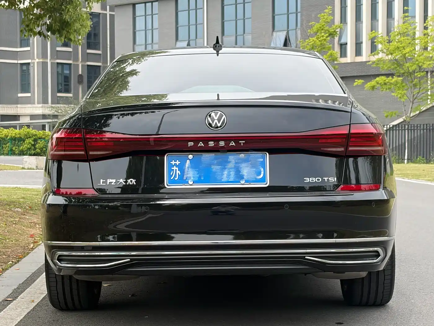 Volkswagen Passat 2025 Outstanding 380TSI Starlight Dragon Soaring Edition фото 3