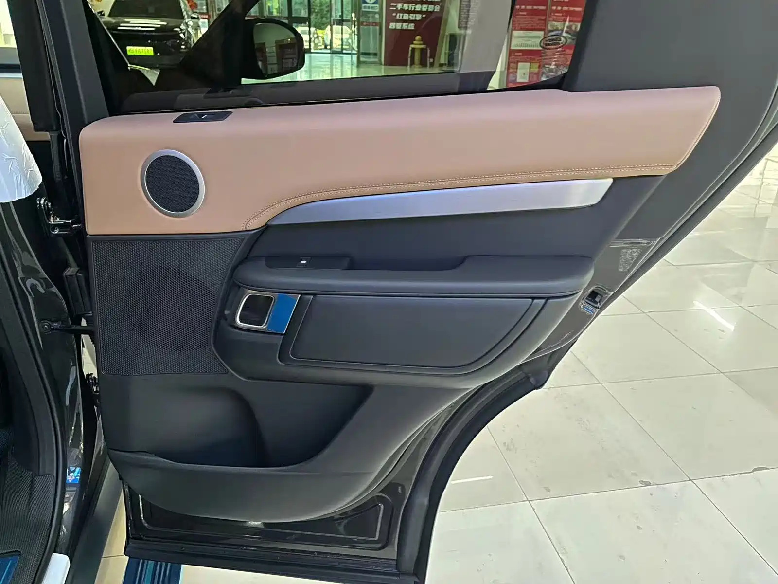 Фото 29 - Land Rover Discovery