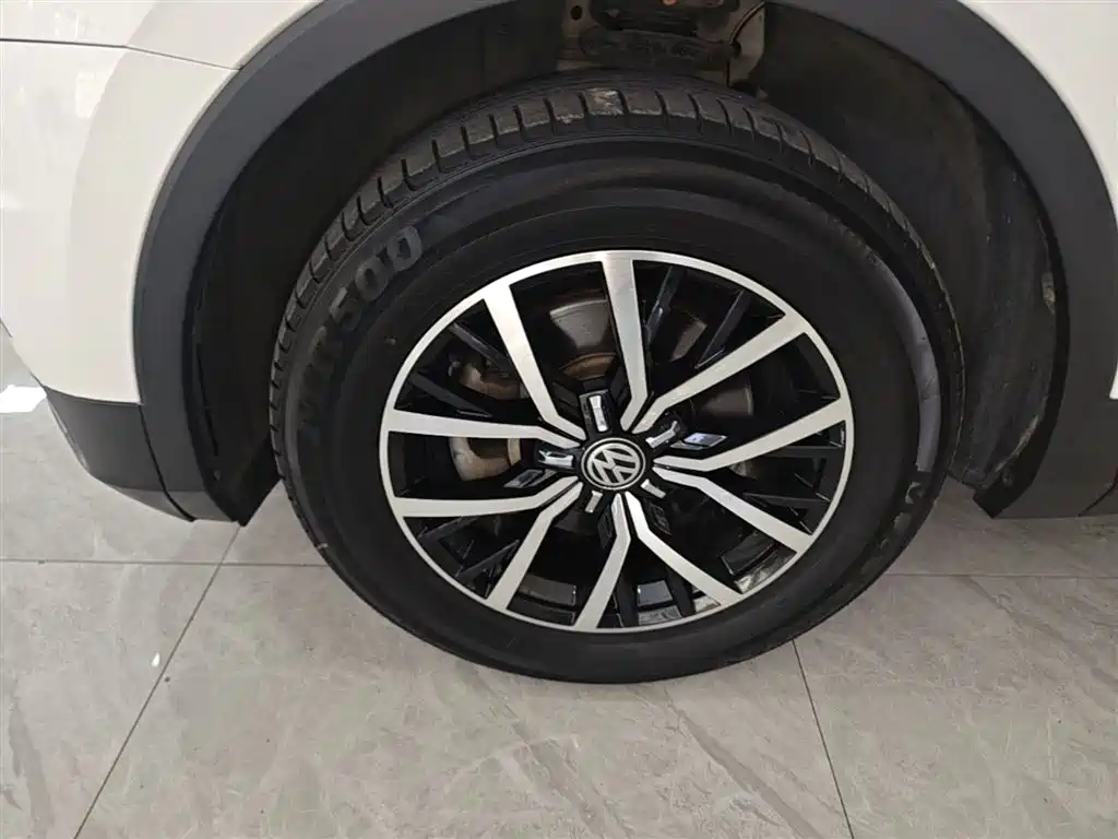 Volkswagen Tiguan L 2018 330TSI Automatic 2WD Luxury Edition фото 23