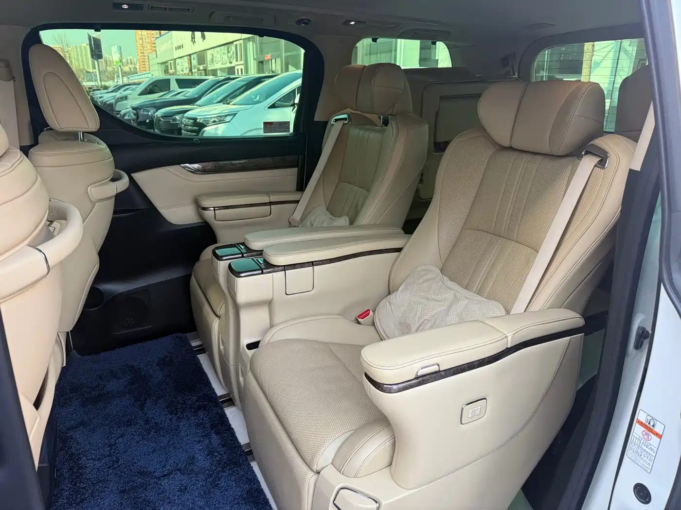 Toyota Vellfire 2021 Crown Hybrid 2.5L HV Supreme Edition фото 10