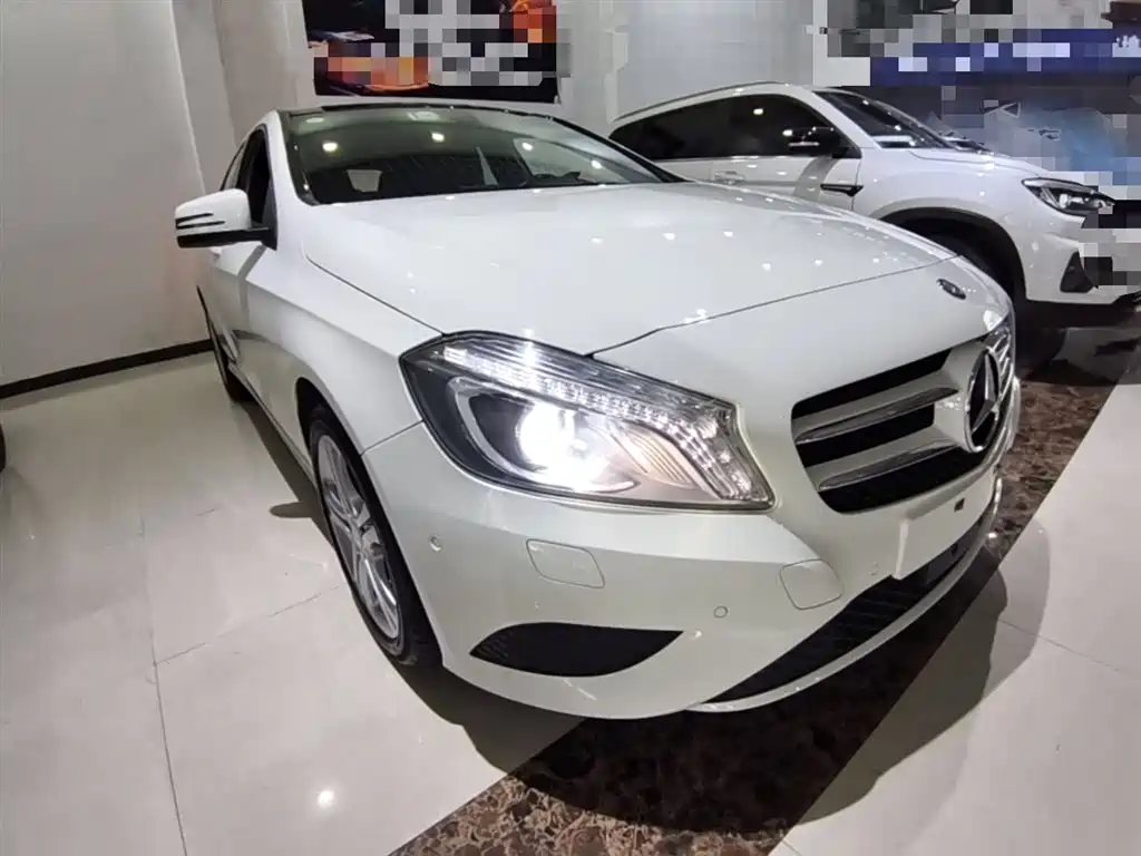 Mercedes-Benz A-Class (Import) 2015 A 180 фото 4
