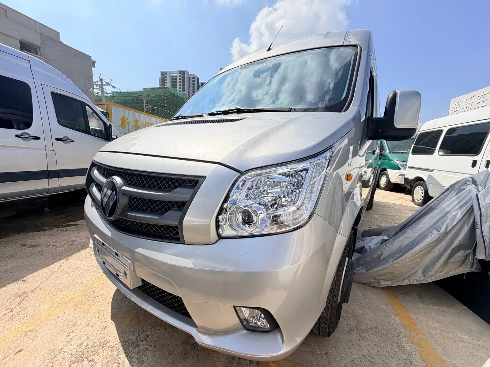 Photo 1 - Foton Tuyano