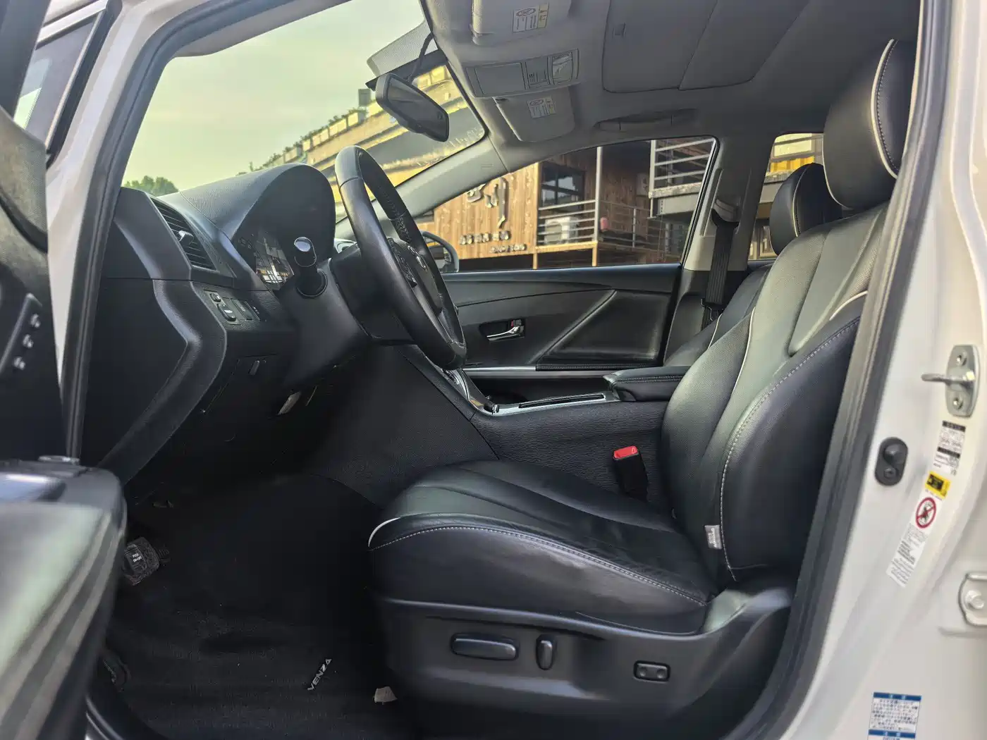 Toyota Venza (Import) 2013 2.7L 2WD Luxury Edition фото 5