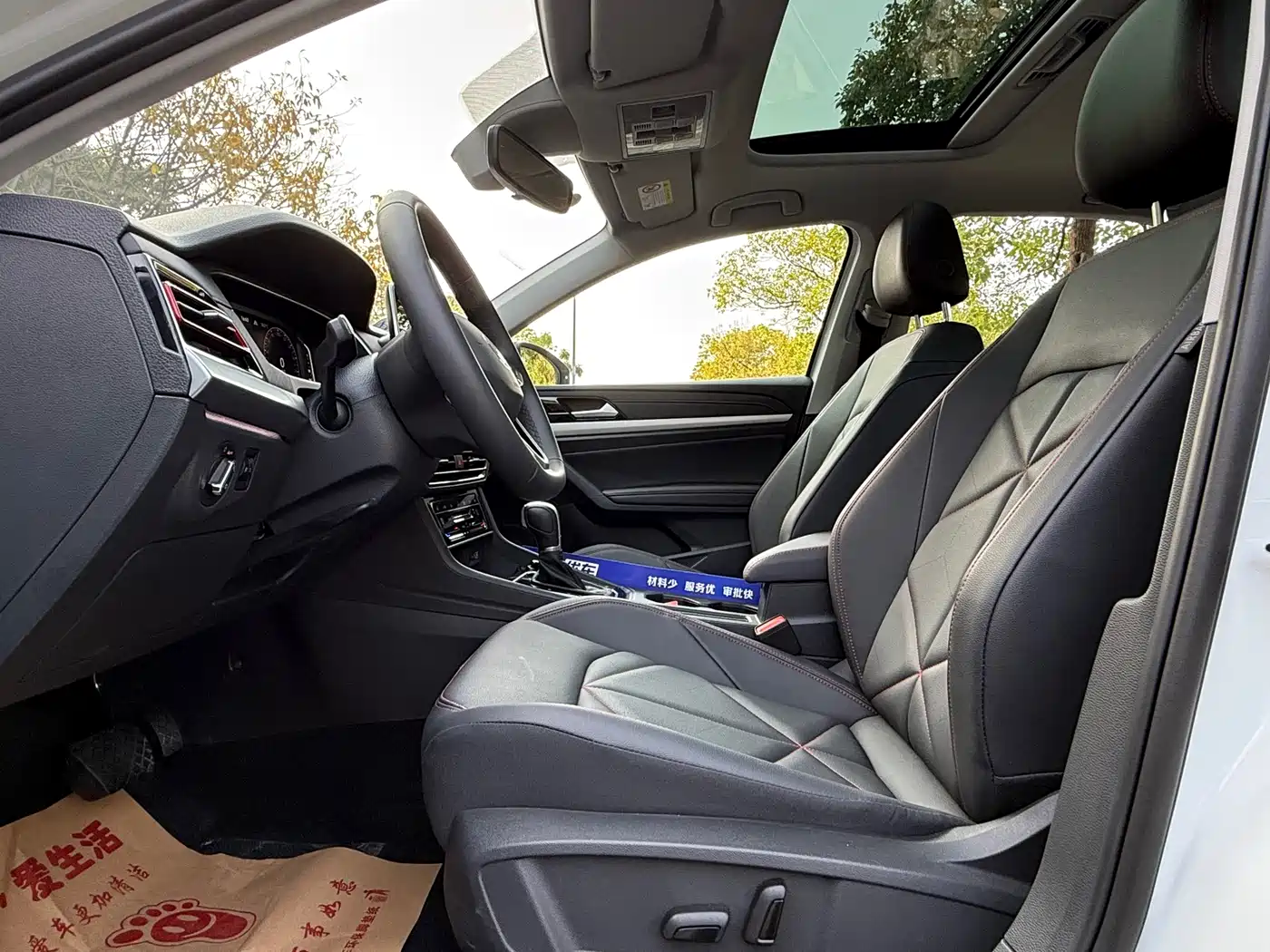 Volkswagen Lavida 2024 Model 300TSI DSG Starlight Leading Edition фото 4