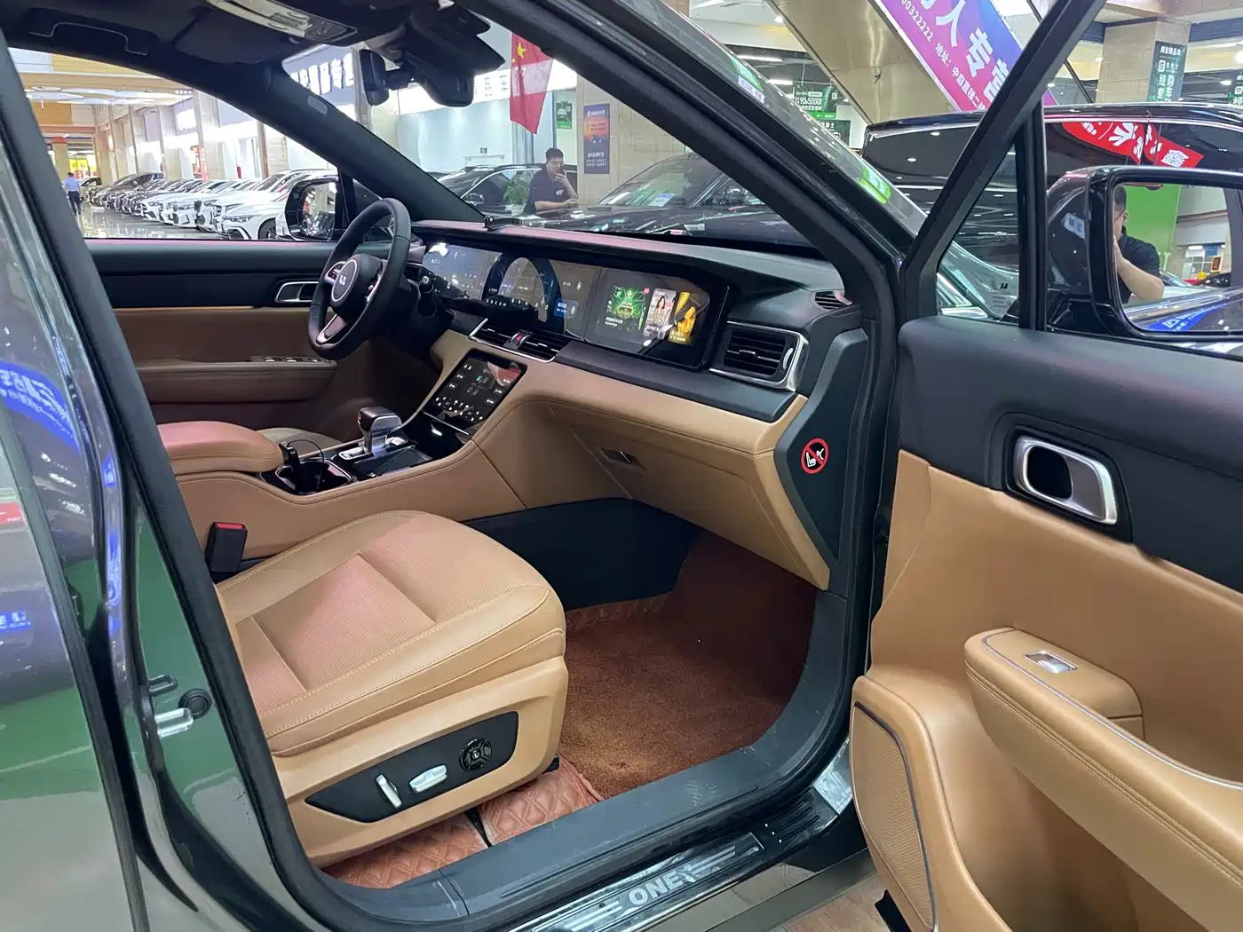 Фото 9 - Li Auto Li ONE