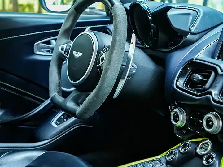Aston Martin V8 Vantage 2021 2018 4.0T V8 Coupe