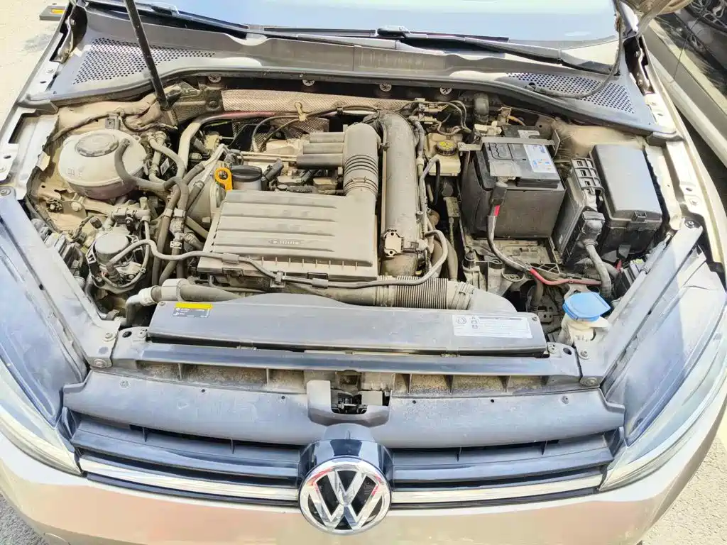 Фото 3 - Volkswagen Golf