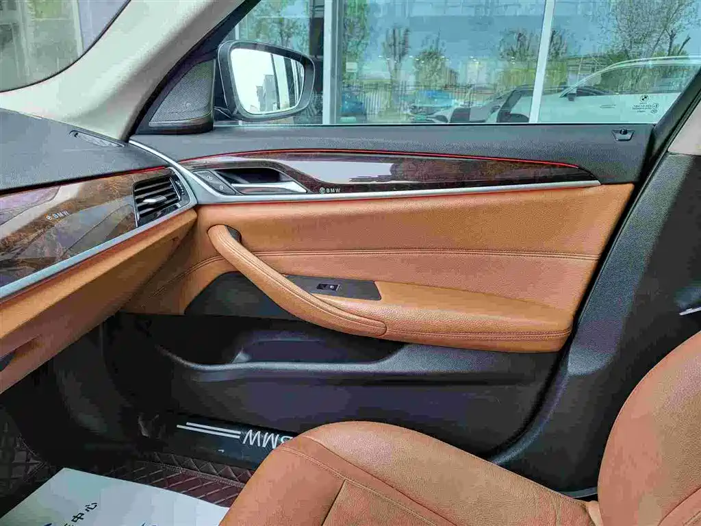 BMW 5 Series 2018 528Li Launch Special Edition фото 12