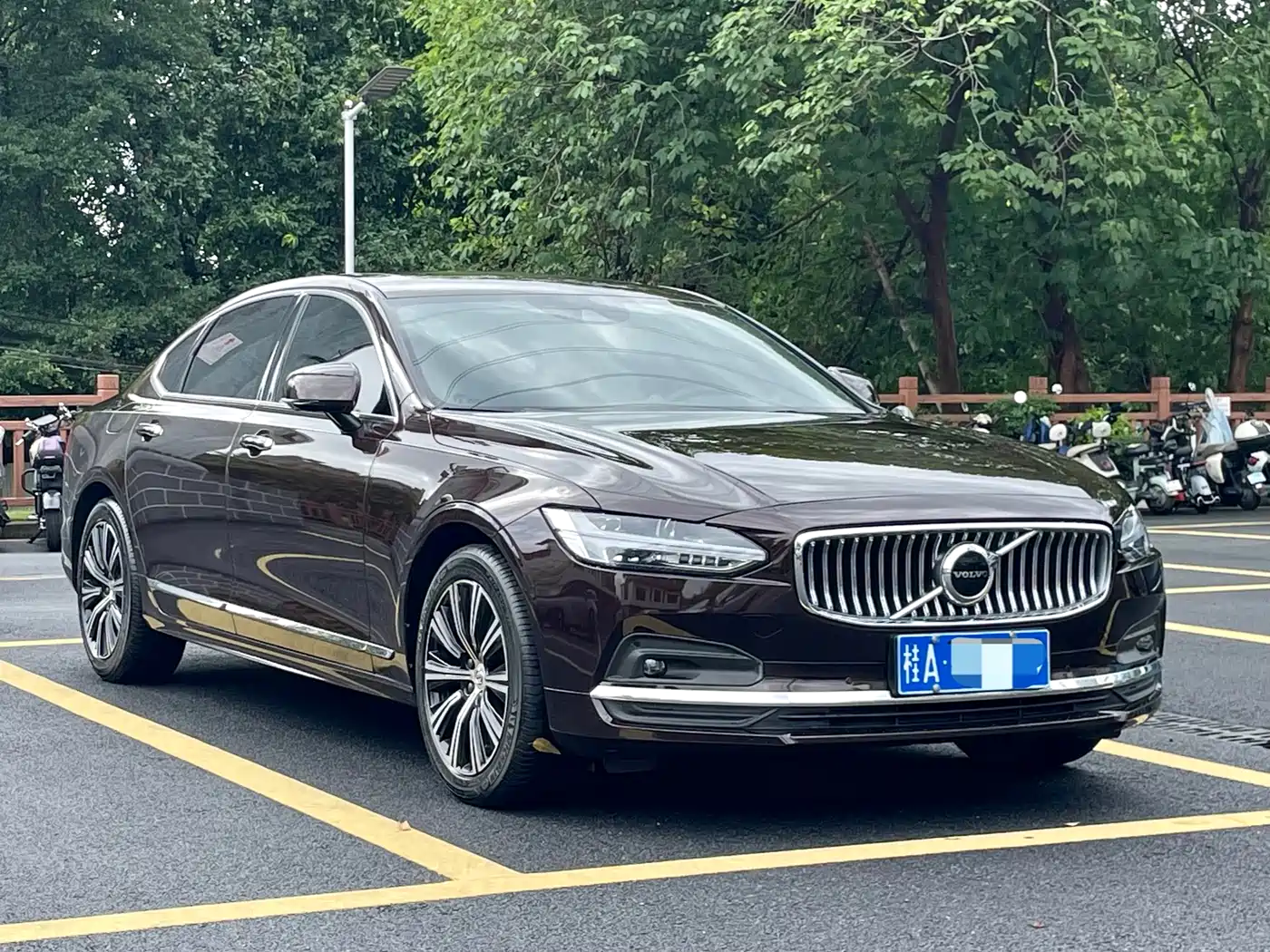 Volvo S90 2021 Model B5 Inscription Luxury Edition фото 3