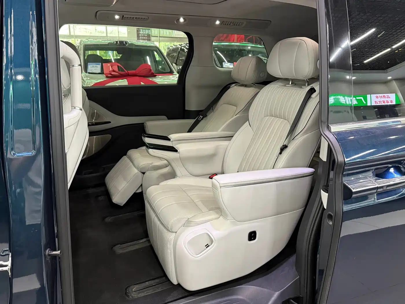 Voyah Auto Voyah Dreamer 2025 PHEV AWD Flagship Kunpeng Edition фото 7