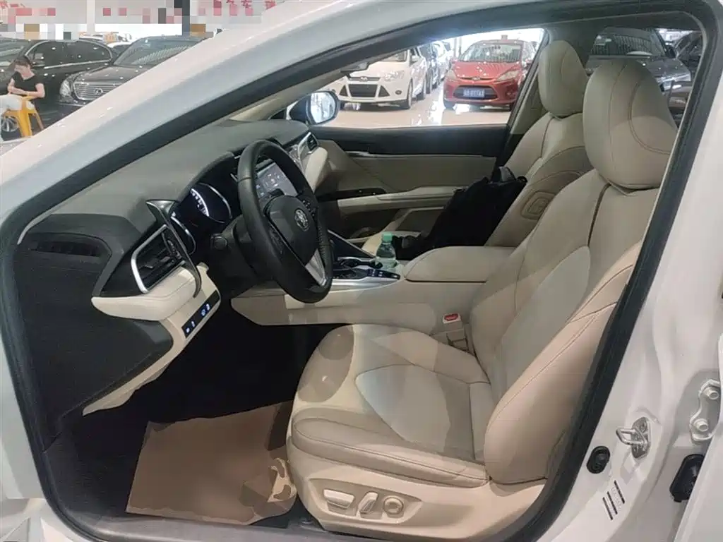 Toyota Camry 2019 Hybrid 2.5HG Luxury Edition China VI фото 15