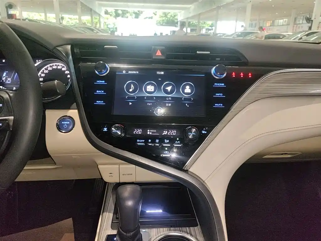 Toyota Camry 2019 Hybrid 2.5HG Luxury Edition China VI фото 13