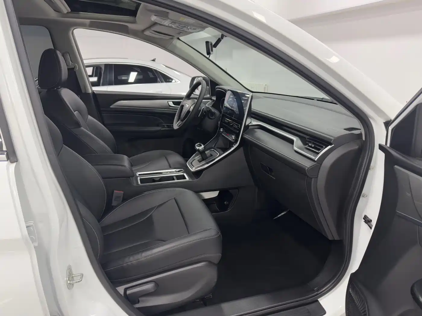Haval M6 2023 PLUS 1.5T DCT Luxury Smart Connect фото 16