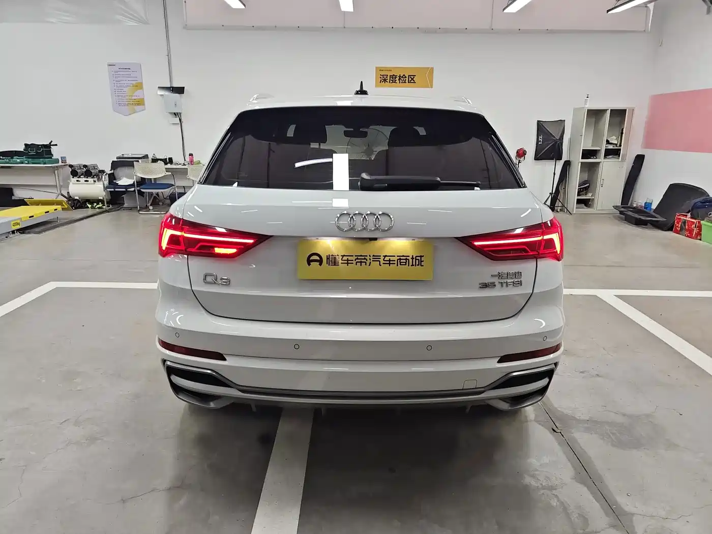 Фото 8 - Audi Q3
