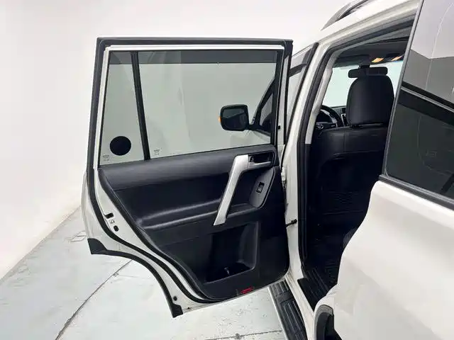 Toyota Prado 2018 3.5L Automatic TX-L Rear-mounted Spare Tire фото 22