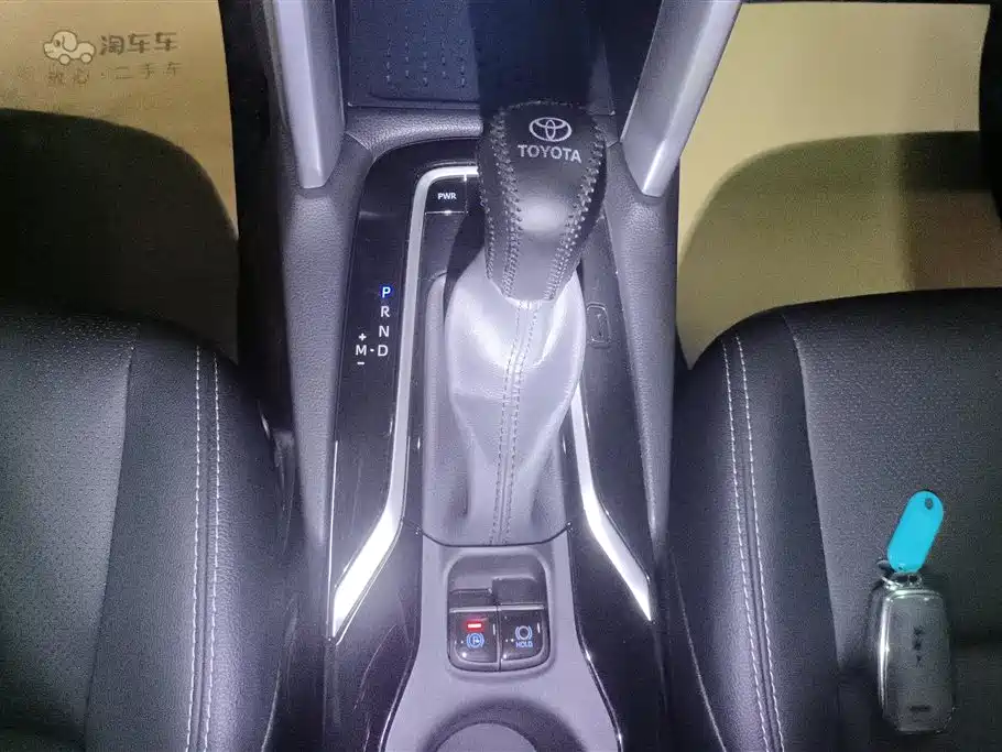 Toyota Frontlander 2022 2.0L CVT Luxury Edition фото 16