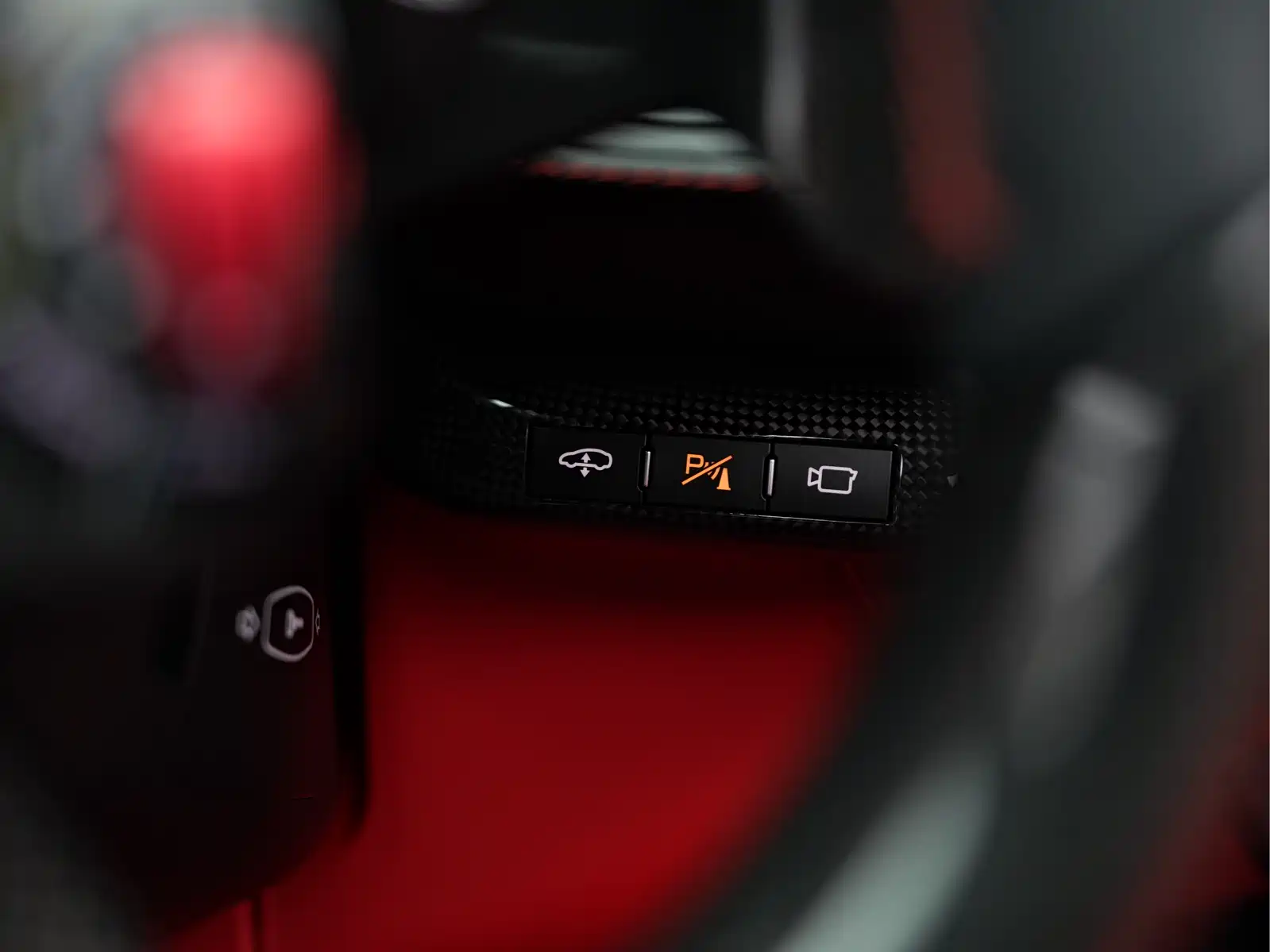Фото 24 - Ferrari 812