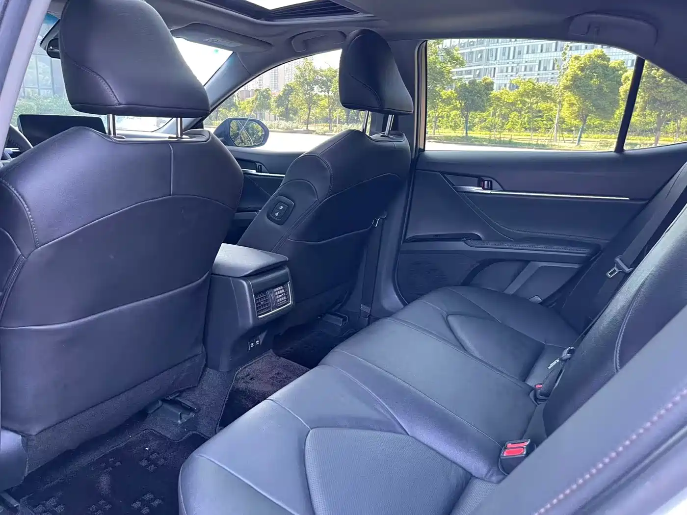 Toyota Camry 2021 2.0G Luxury Edition фото 10