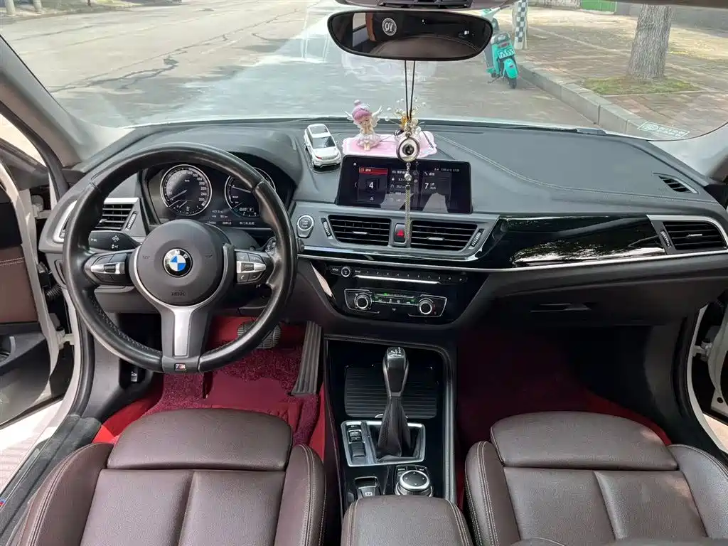 BMW 1 Series 2019 118i M Sport Package фото 10