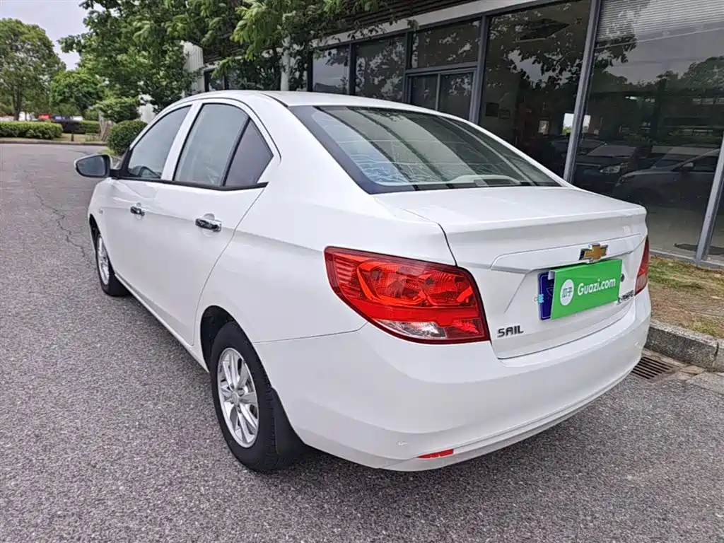 Chevrolet Sail 2015 Sail 3 1.5L Manual Ideal Sunroof Edition фото 5