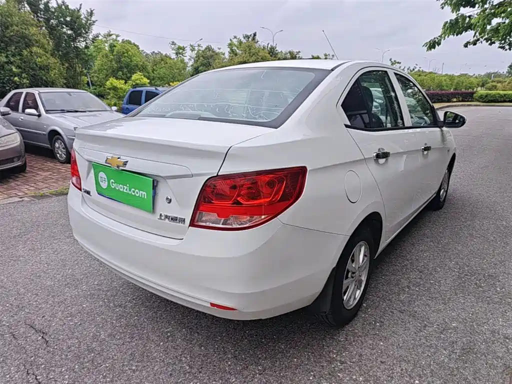 Chevrolet Sail 2015 Sail 3 1.5L Manual Ideal Sunroof Edition фото 7