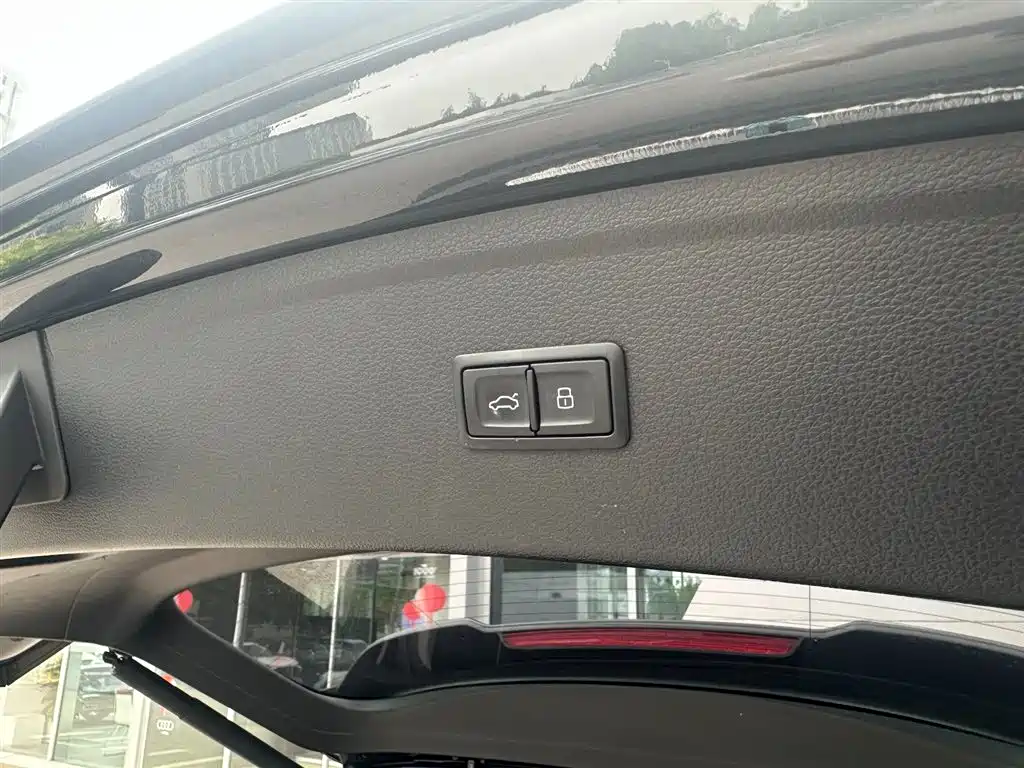 Audi Q5L 2020 Facelift 40 TFSI Honor Fashion фото 8