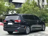Фото 7 - Chrysler Pacifica PHEV