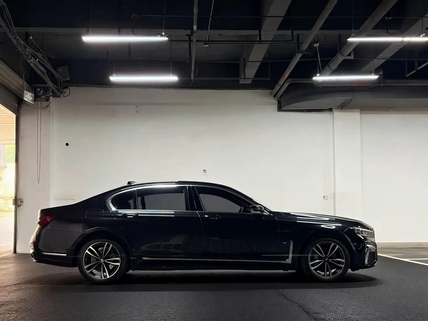 BMW 7 Series 2019 730Li M Sport Package фото 3