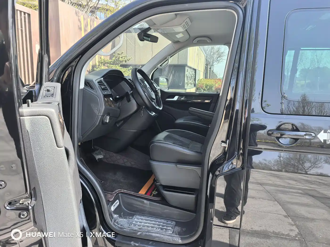 Volkswagen Multivan 2017 2.0TSI 2WD Luxury 7-Seater фото 7