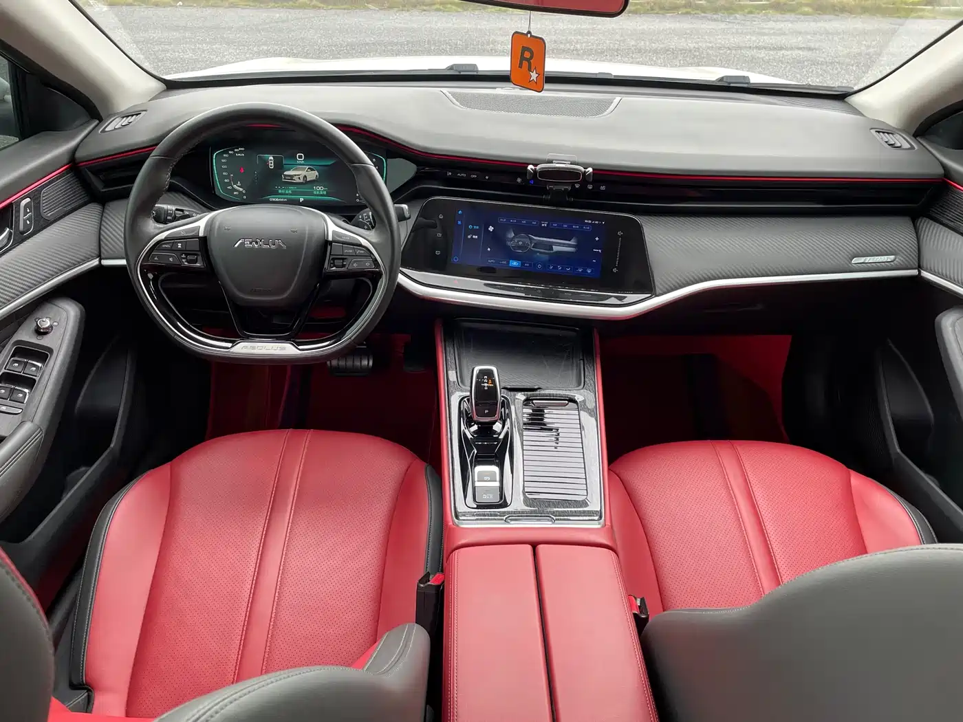 DONGFENG YI HYUN MAX