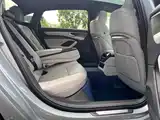Фото 9 - Audi A6L
