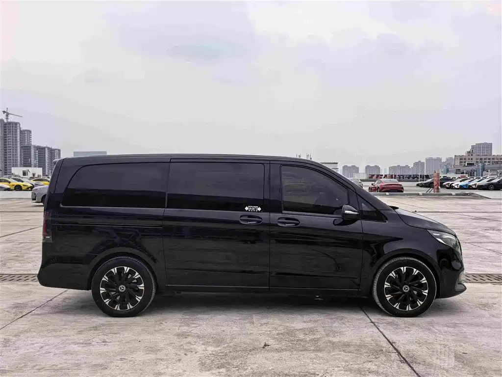 2025 Mercedes-Benz V-Class