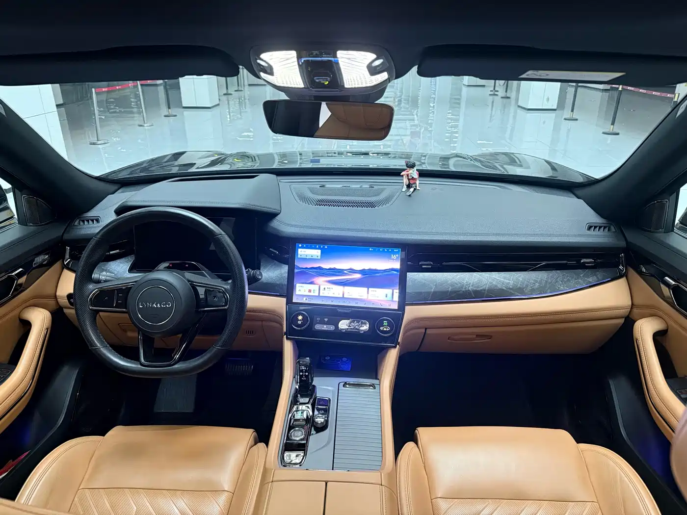 Lynk & Co 09 EM-P 2021 2.0T PHEV Halo 6-seater фото 15