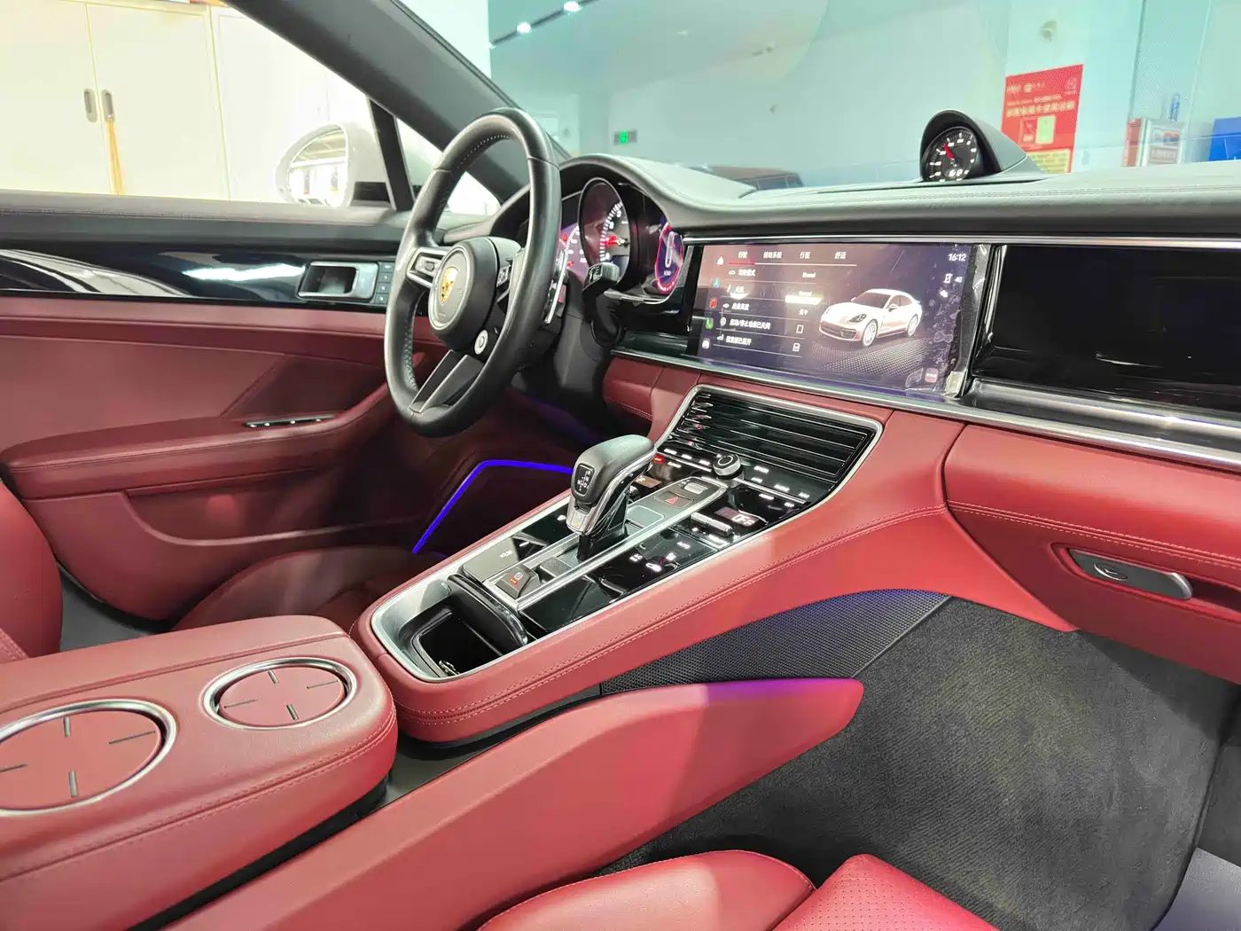 Porsche Panamera 2023 Panamera Executive Long Wheelbase 2.9T фото 16