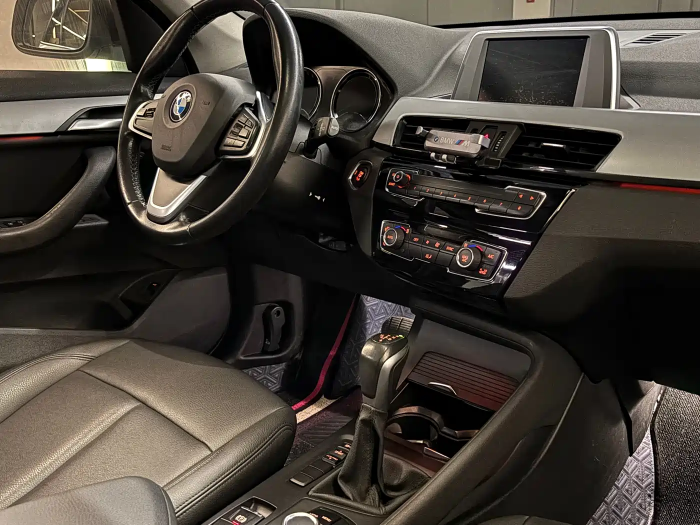 BMW X1 2019 sDrive20Li Leading Model фото 15