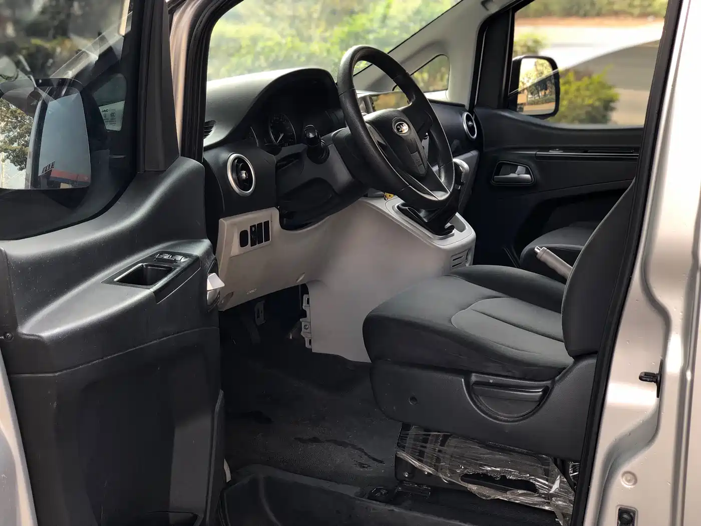 JAC Refine M3 2023 2023 PLUS 1.8L Shuttle 2-seater