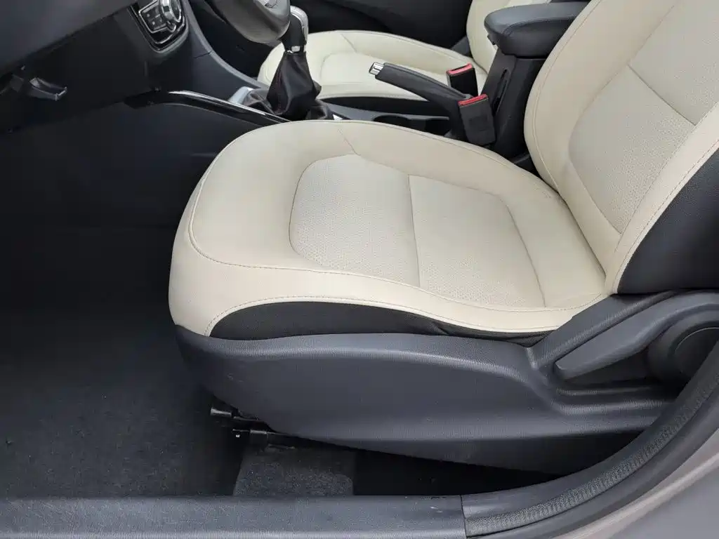 Changan Yuexiang V7 2016 2016 1.6L Manual Joy Version China V