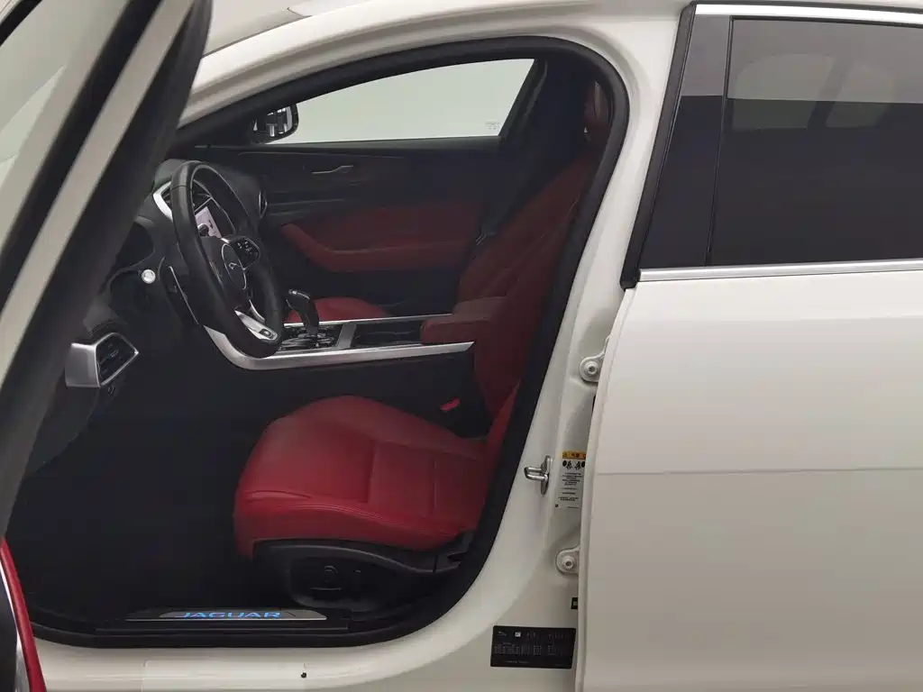 Jaguar XEL, миниатюра 10